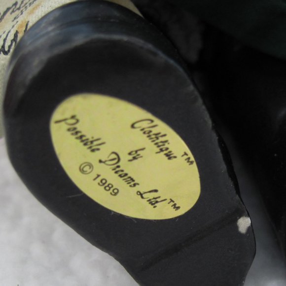 Clothtique by Possible Dream Santa - Picture 3 of 7